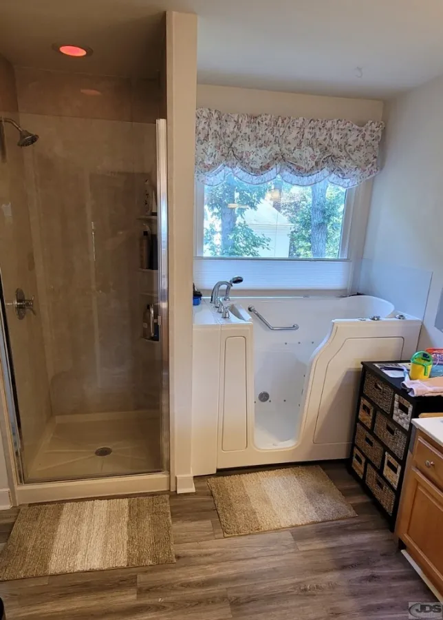 JDSBath small shower walk in bathtub adjustable curtain richmond va(1)