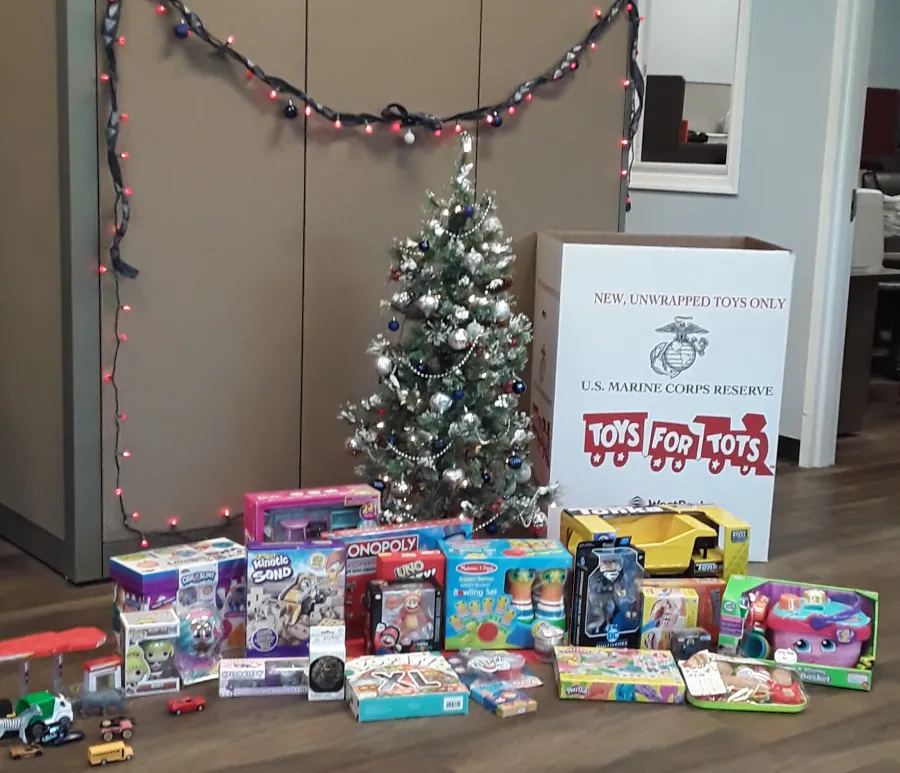 JDSBath toys for tots donation the keys club junior kiwanis club coloniel heights va